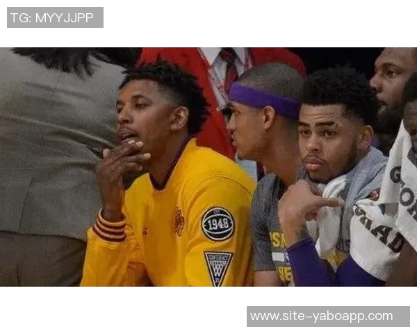 尼克杨批评托马斯布克自私不传球阿里纳斯同样如此