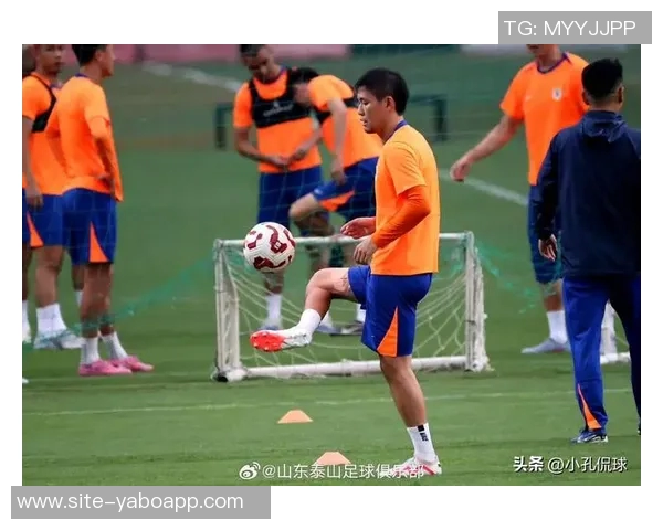 北京国安出征天津备战热身赛即将打响期待精彩对决 北京国安出征天津备战热身赛即将打响期待精彩对决